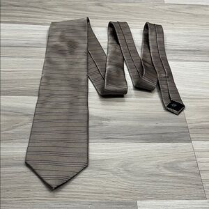 Kenneth Cole New York Men’s Classic Tan Black Striped Tie 100% Silk Office Wear